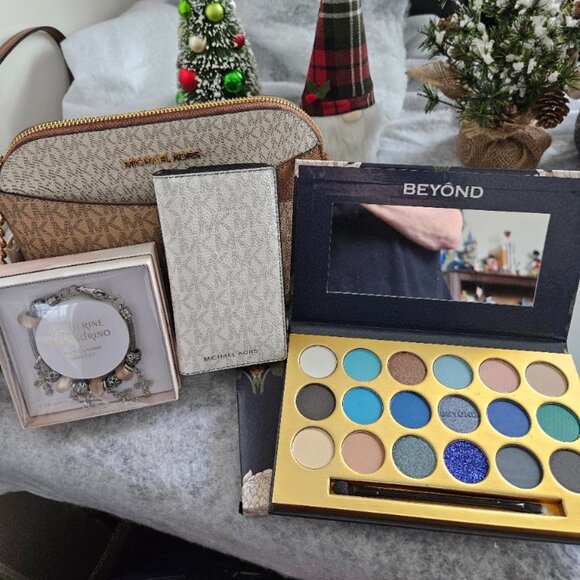 Holiday Bundle #4 w/ Michael Kors - Picture 1 of 2